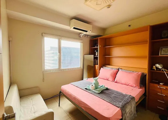 Mhariel Staycation